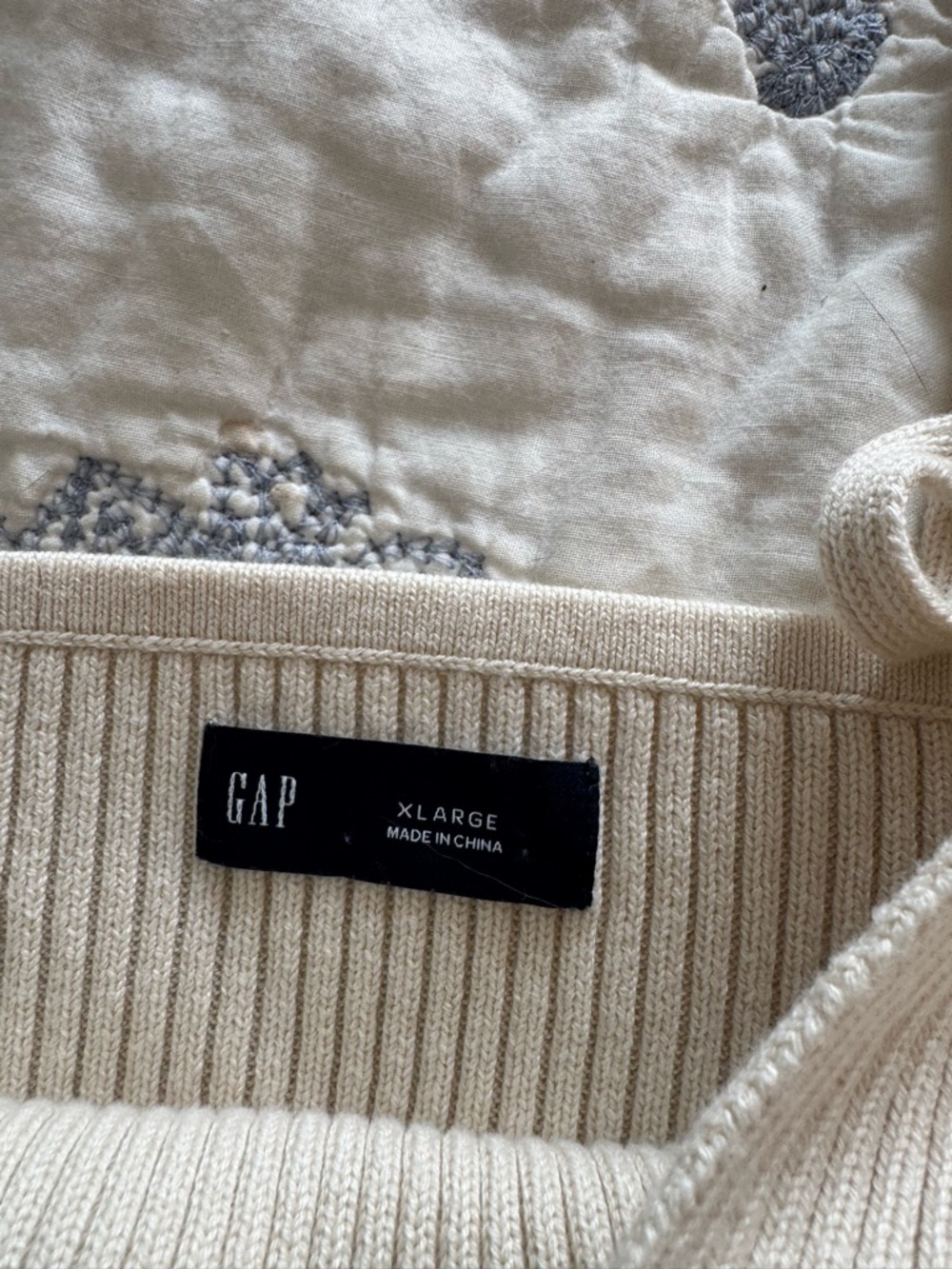 GAP Cream Ribbed V-Neck Cami - Picture 3 of 4